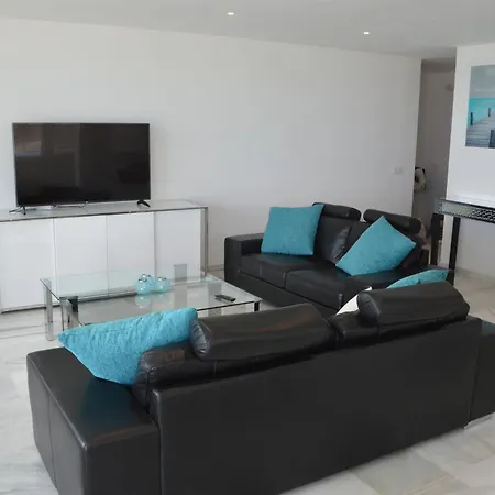 Appartement 3 Bedroom Frontline Beach, Centre Marbellac