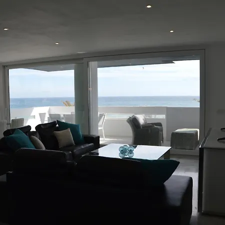 3 Bedroom Frontline Beach, Centre Marbellac