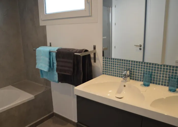 Appartement 3 Bedroom Frontline Beach, Centre