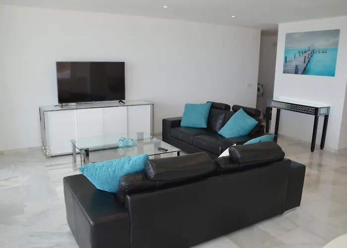 Appartement 3 Bedroom Frontline Beach, Centre Marbellac