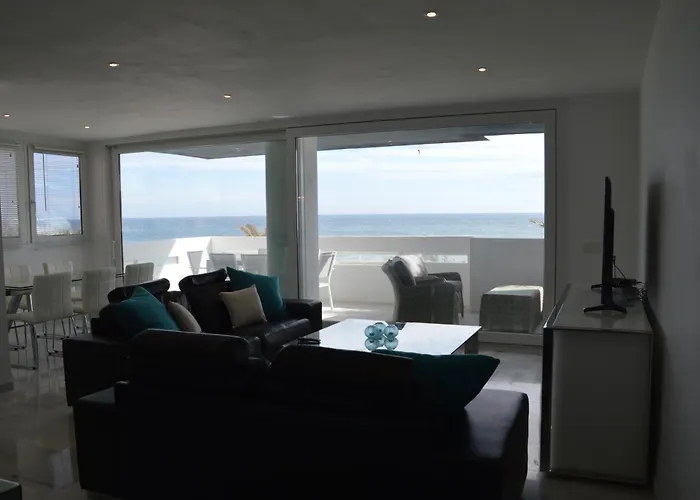 3 Bedroom Frontline Beach, Centre Marbellac