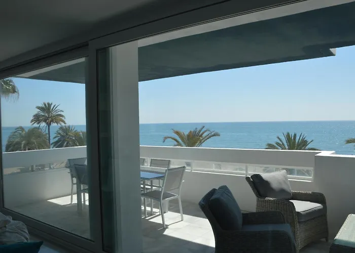 3 Bedroom Frontline Beach, Centre Marbellac