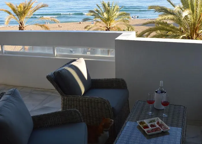 Appartement 3 Bedroom Frontline Beach, Centre Marbellac